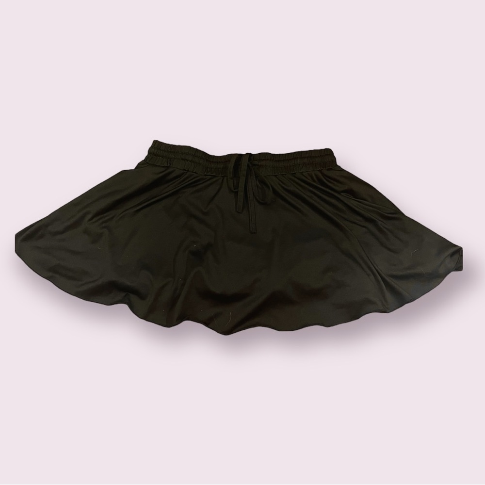 Black skort